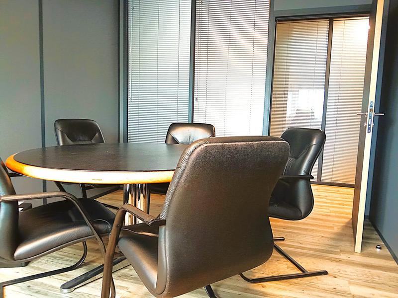 Bureau - 341 m² - 16 pièces