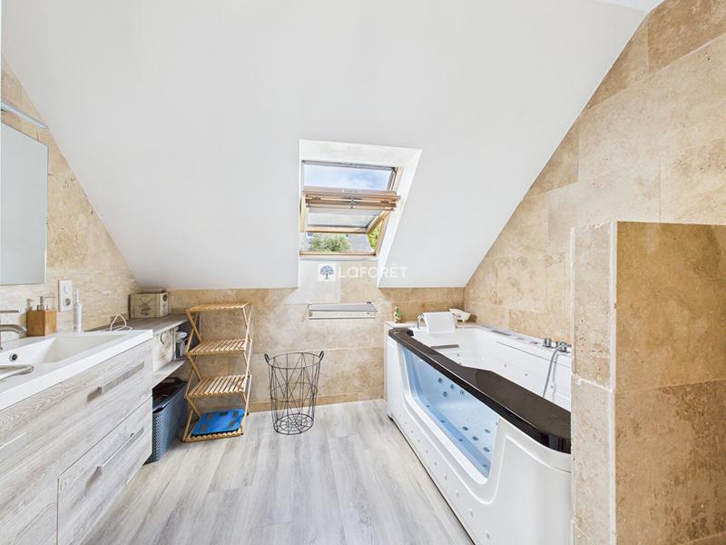 Maison - 153 m² - 7 pièces