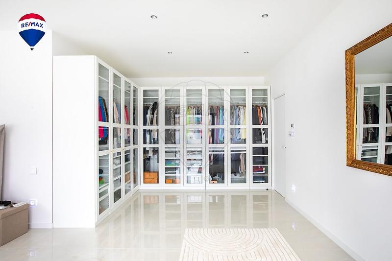 Maison - 187 m² - 6 pièces