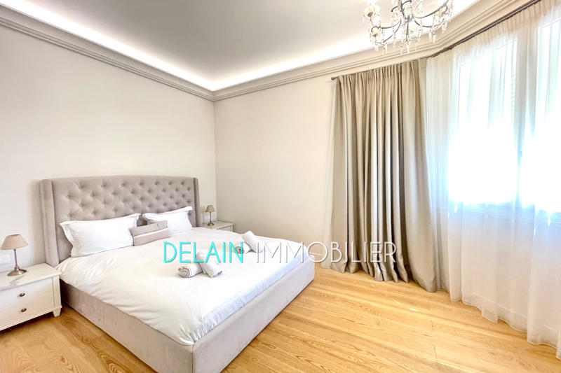 Villa - 220 m² - 11 pièces