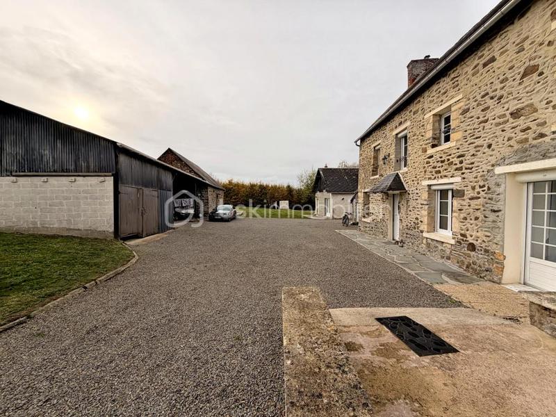 Maison - 180 m² - 5 pièces