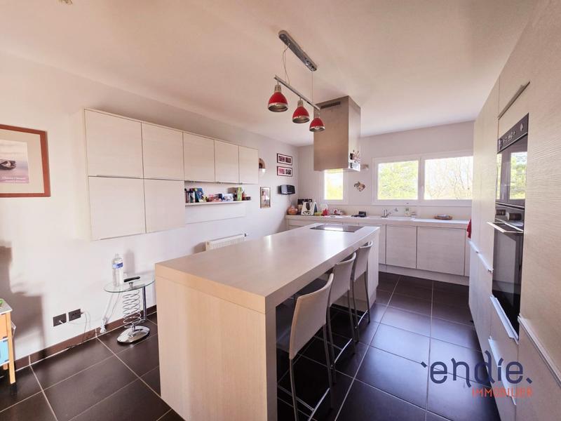 Maison - 228 m² - 6 pièces