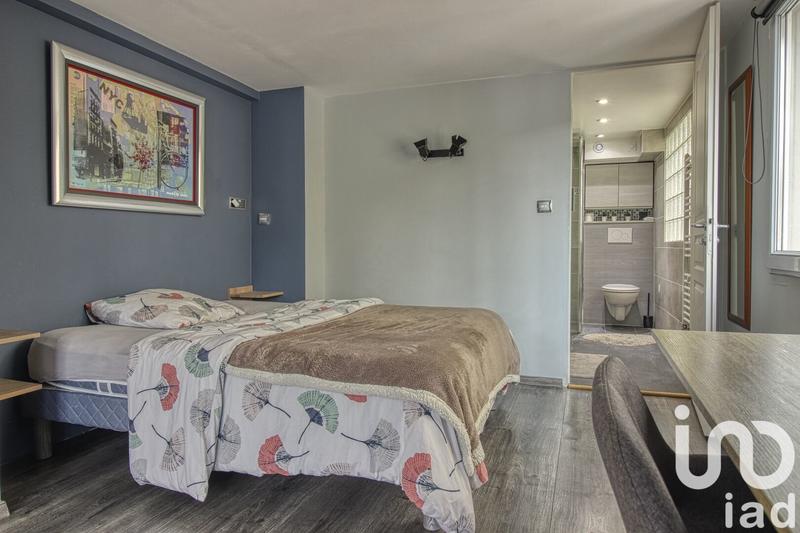 Maison - 232 m² - 9 pièces