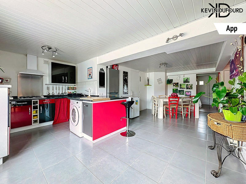 Maison - 200 m² - 7 pièces