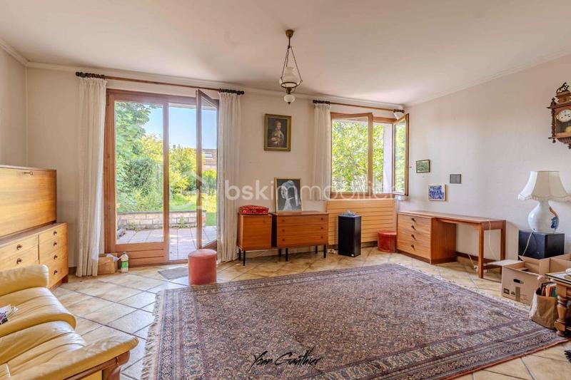 Maison - 140 m² - 5 pièces