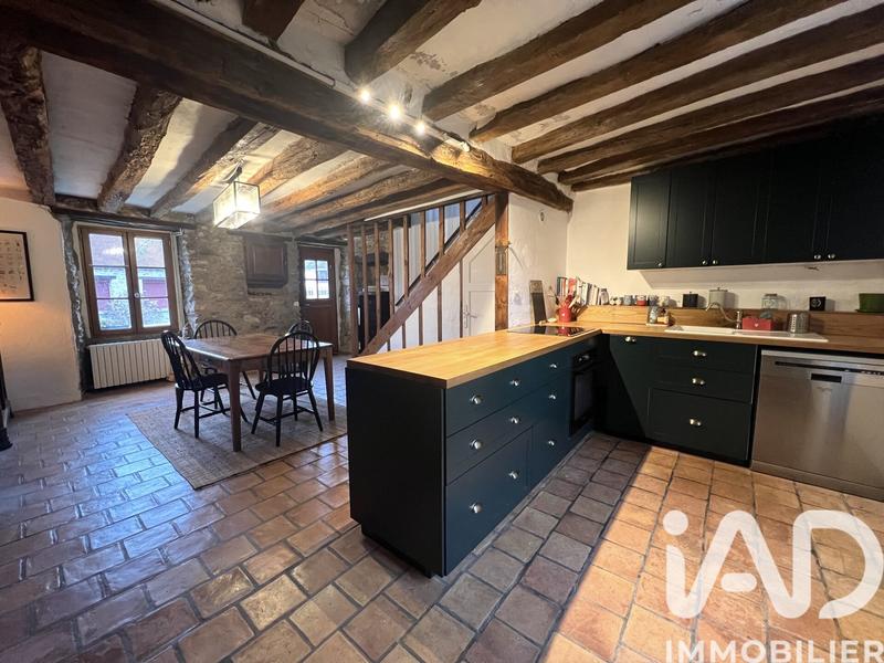 Maison - 230 m² - 7 pièces