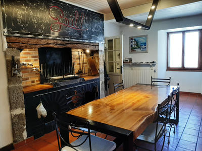 Maison - 350 m² - 10 pièces