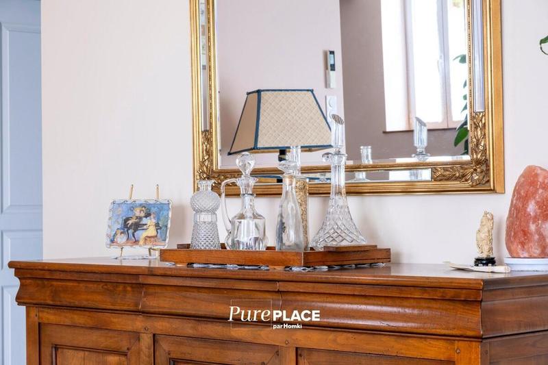 Maison - 334 m² - 8 pièces