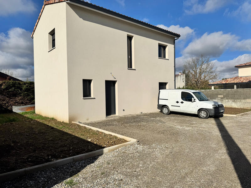 Maison - 90 m² - 4 pièces