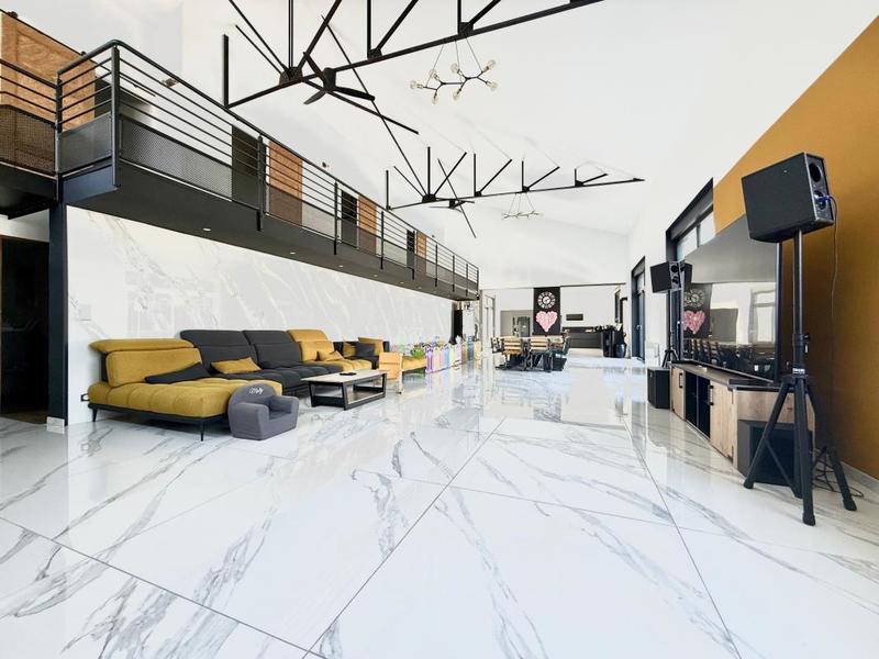 Maison - 285 m² - 7 pièces