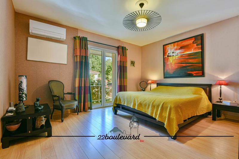 Villa - 250 m² - 8 pièces