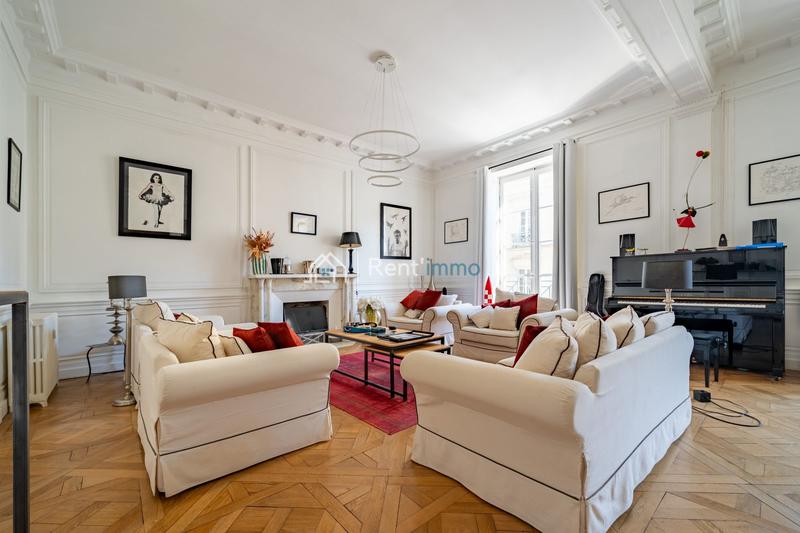 Appartement - 225 m² - 7 pièces