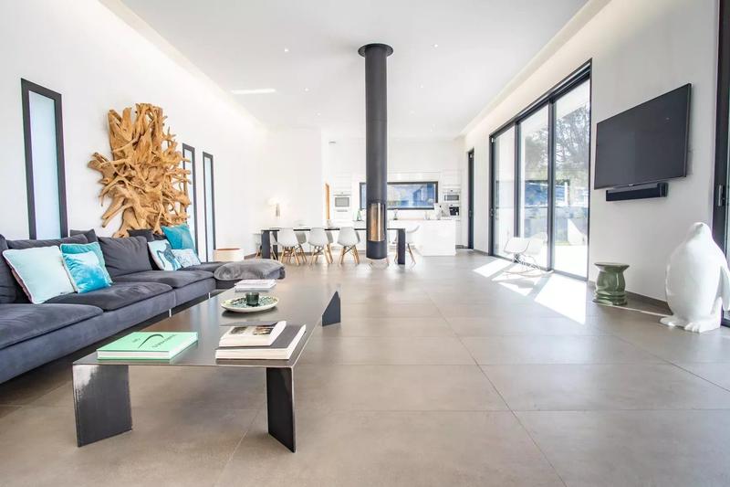 Maison - 220 m² - 5 pièces