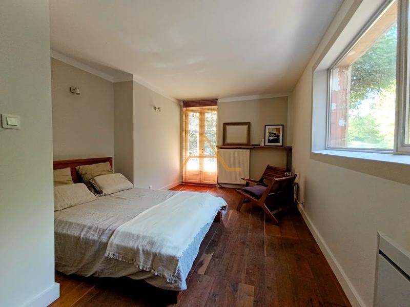 Villa - 240 m² - 8 pièces