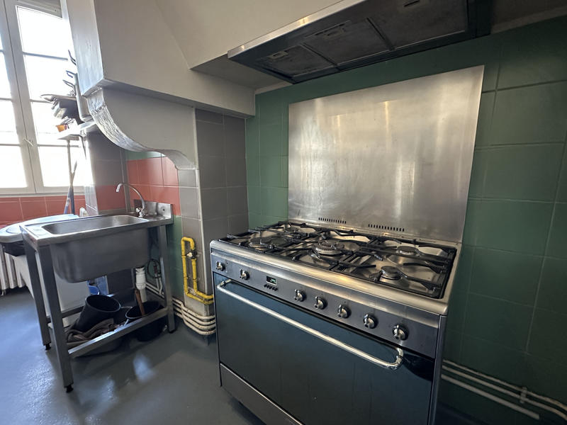 Fonds de commerce - Magasins - 195 m²