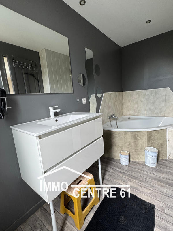 Maison - 228 m² - 8 pièces