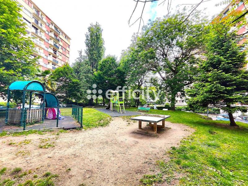 Appartement - 65 m² - 4 pièces