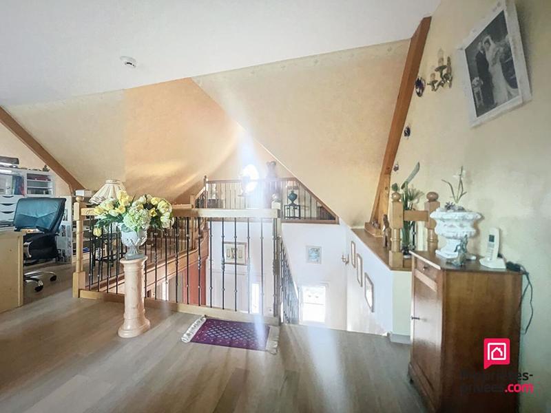 Maison - 230 m² - 7 pièces