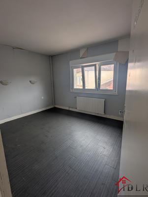 Maison - 200 m² - 9 pièces