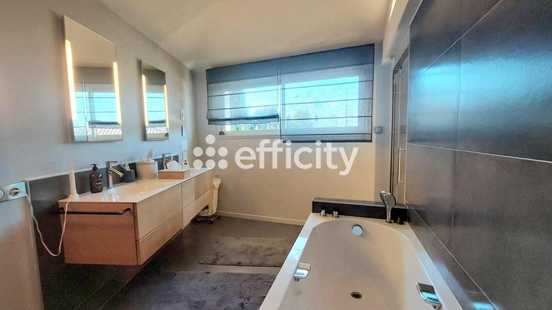 Maison - 150 m² - 5 pièces