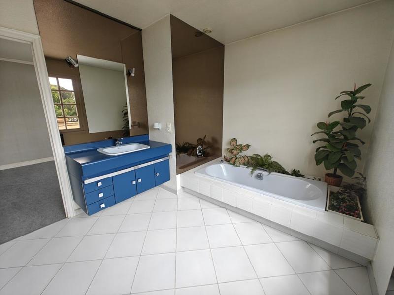 Appartement - 202 m² - 6 pièces