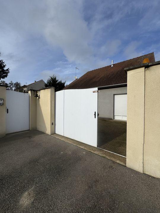 Demeure - 271 m² - 5 pièces