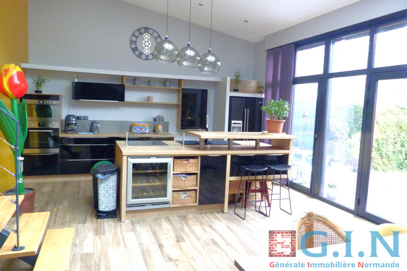 Maison - 170 m² - 10 pièces