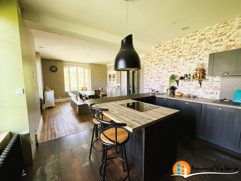 Maison - 189 m² - 7 pièces