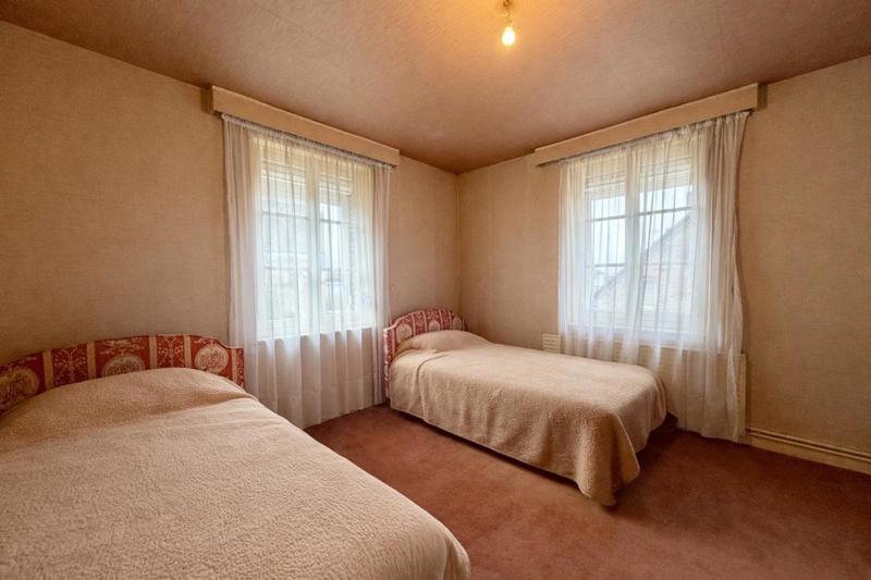 Maison - 167 m² - 8 pièces