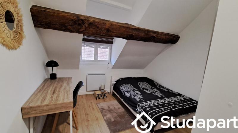 Chambre - 11 m² - 1 pièce