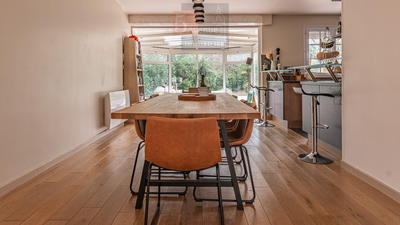 Maison - 195 m² - 8 pièces