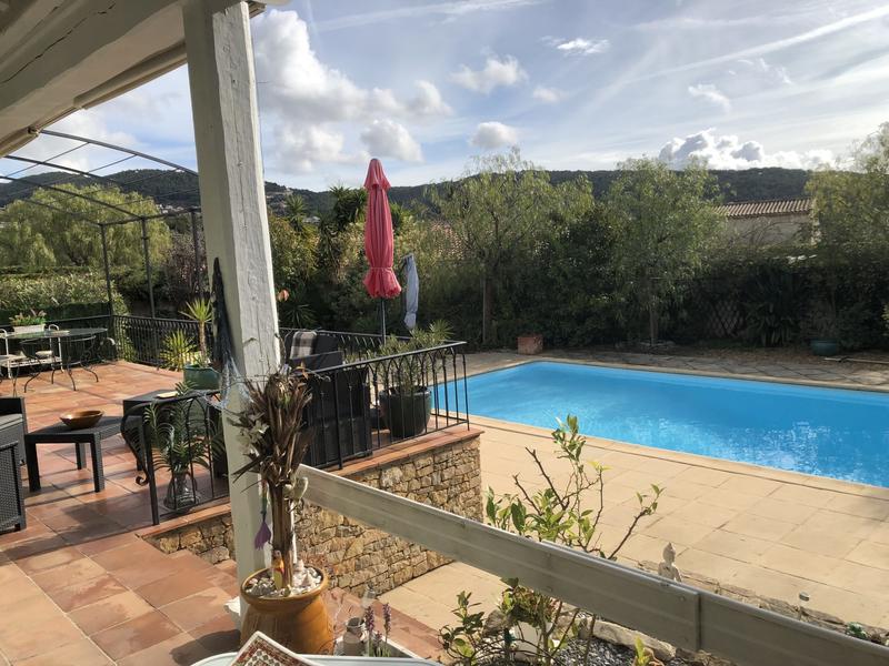 Villa - 208 m² - 6 pièces