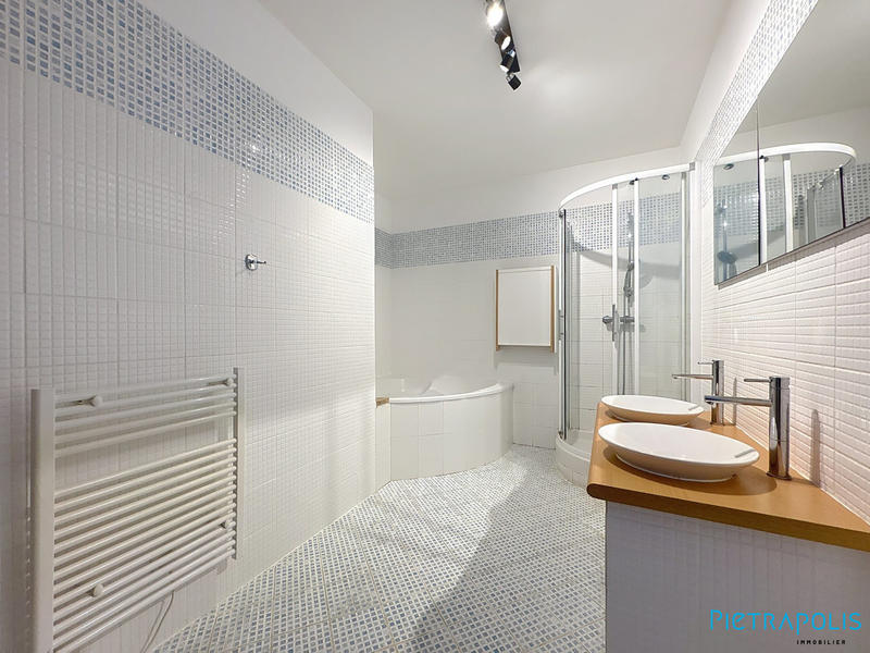 Appartement - 110 m² - 4 pièces