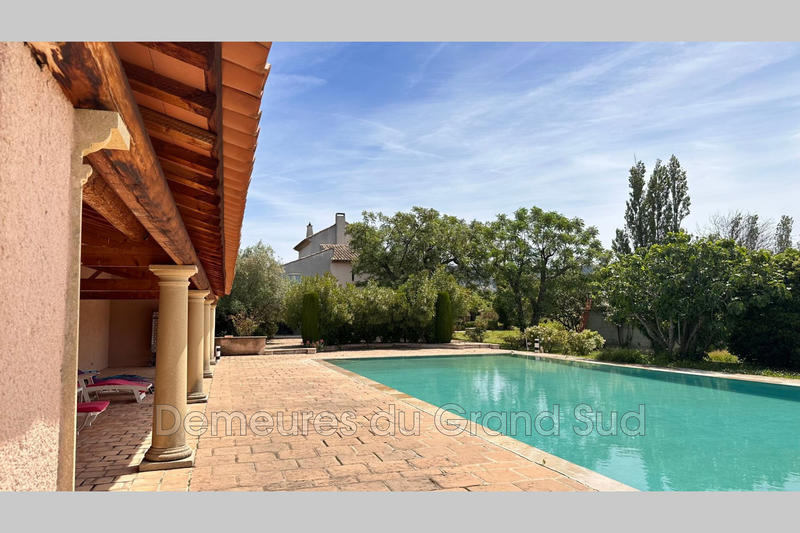 Mas - 332 m² - 10 pièces