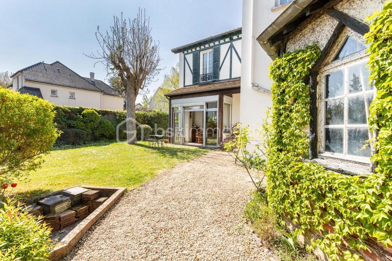 Pavillon - 120 m² - 6 pièces