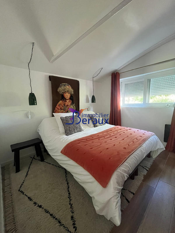 Maison - 327 m² - 10 pièces