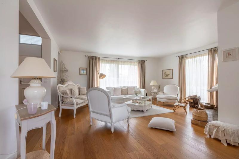 Maison - 181 m² - 8 pièces