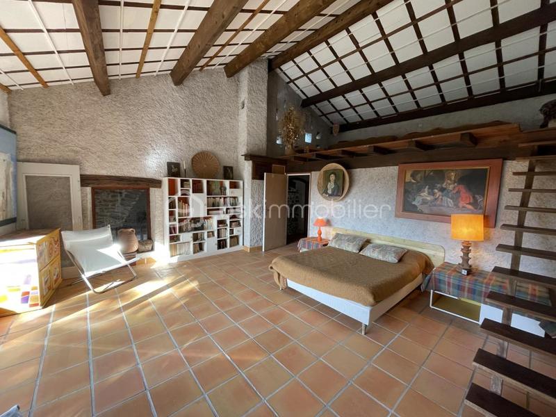 Maison en pierre - 366 m² - 6 pièces