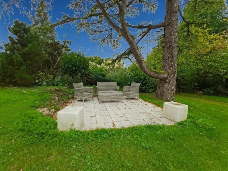 Maison - 210 m² - 9 pièces