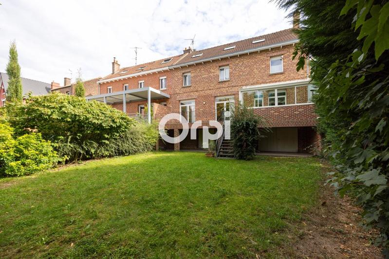 Maison - 215 m² - 7 pièces