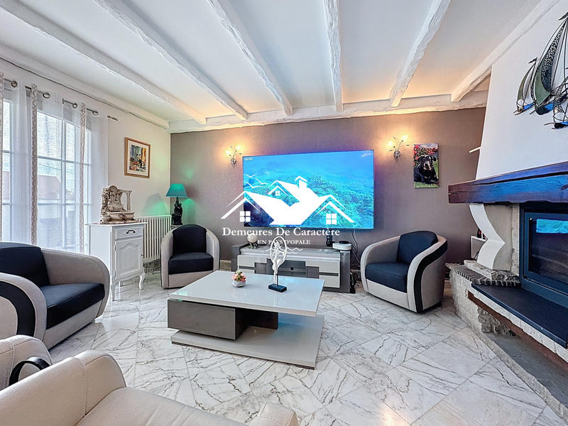 Maison - 230 m² - 9 pièces