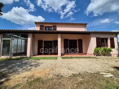 Maison - 140 m² - 5 pièces