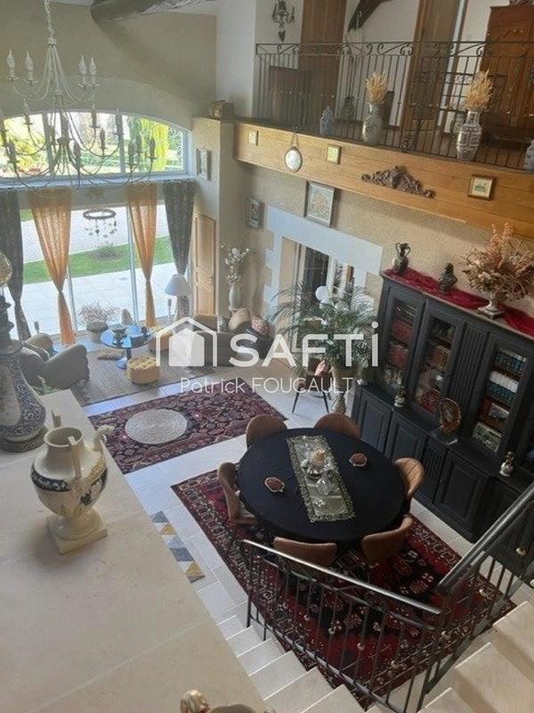 Maison de maîtres - 444 m² - 13 pièces