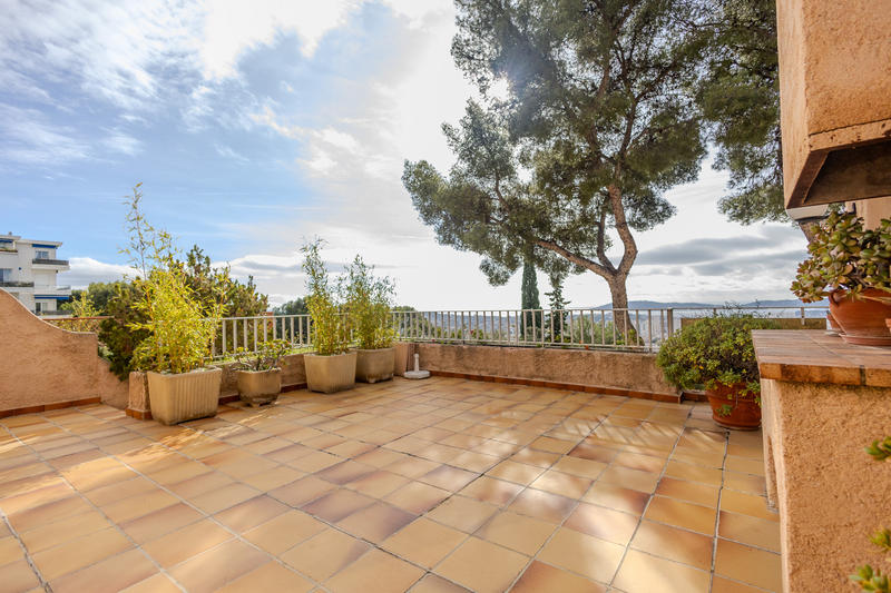 Maison - 250 m² - 5 pièces