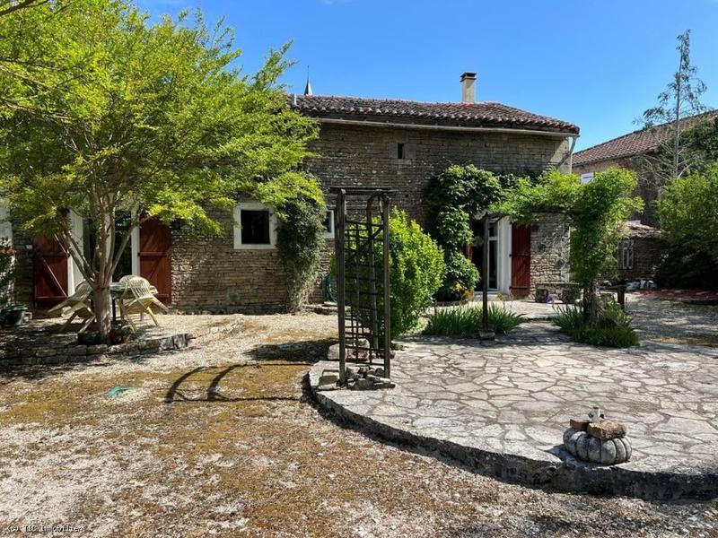 Maison en pierre - 147 m² - 5 pièces