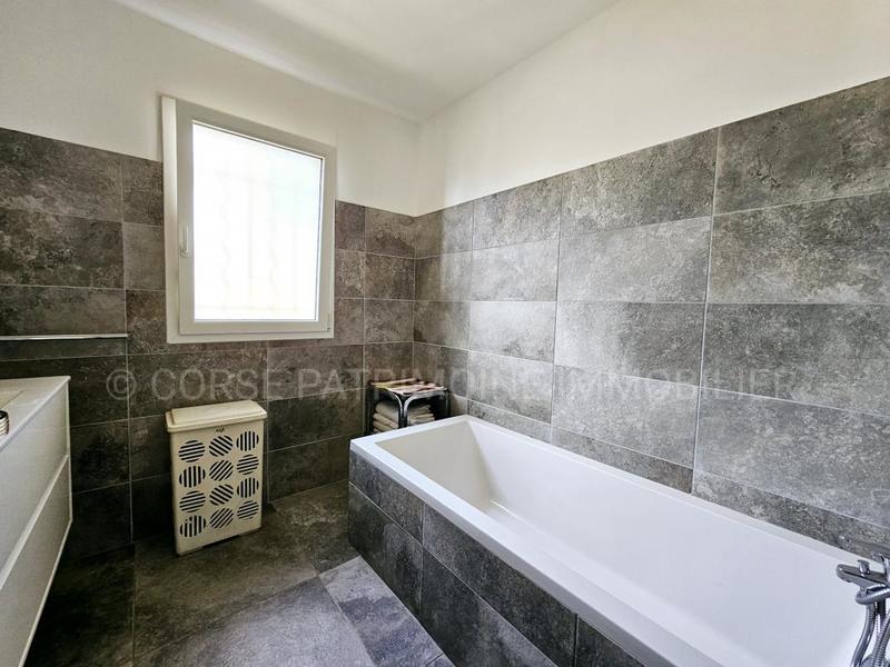 Villa - 95 m² - 4 pièces