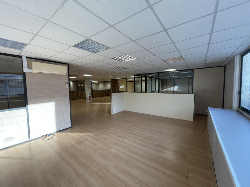 Bureau - 800 m²