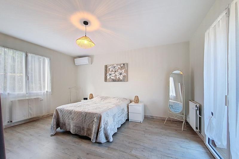 Maison - 220 m² - 7 pièces