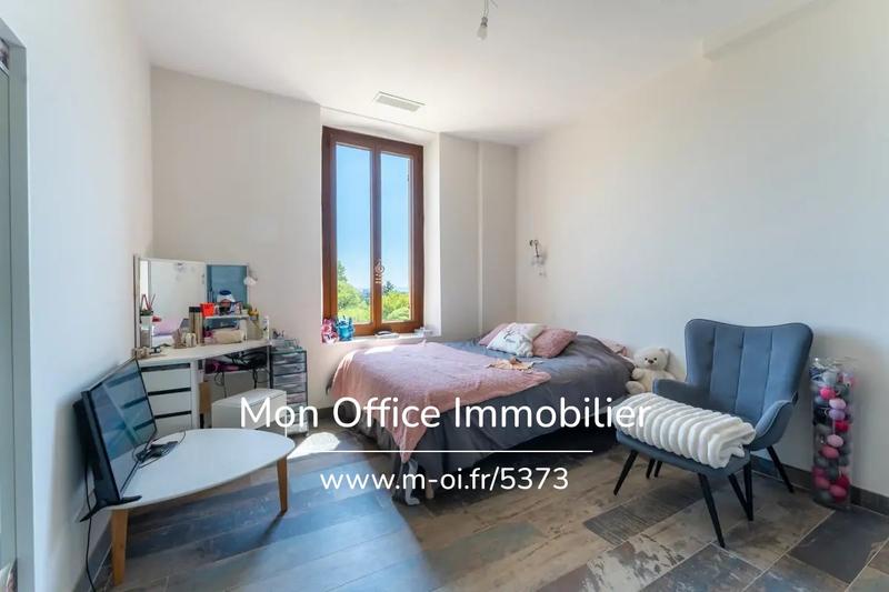Loft - 153 m² - 5 pièces