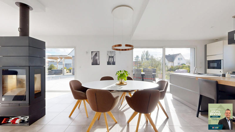 Maison - 222 m² - 7 pièces